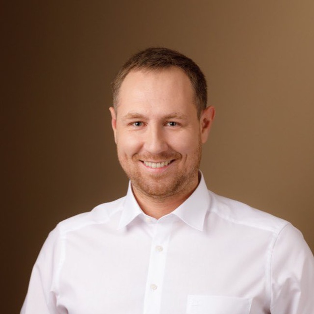 Alex Buraks from DiscoverCars.com